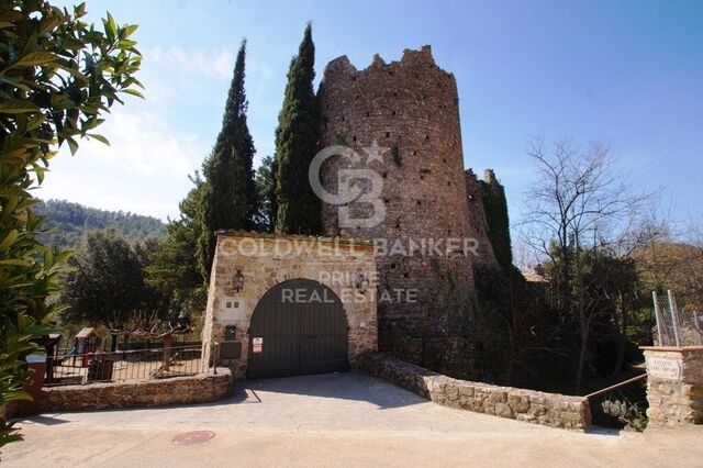 En venta especial propiedad de estilo Masía en el municipio de Sant Llorenç de la Muga, Alt Empordà