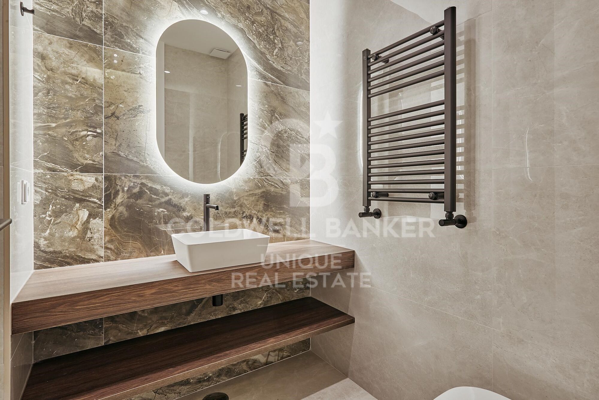 Brand new flat with 3 bedrooms and large terrace in Castellana, Madrid