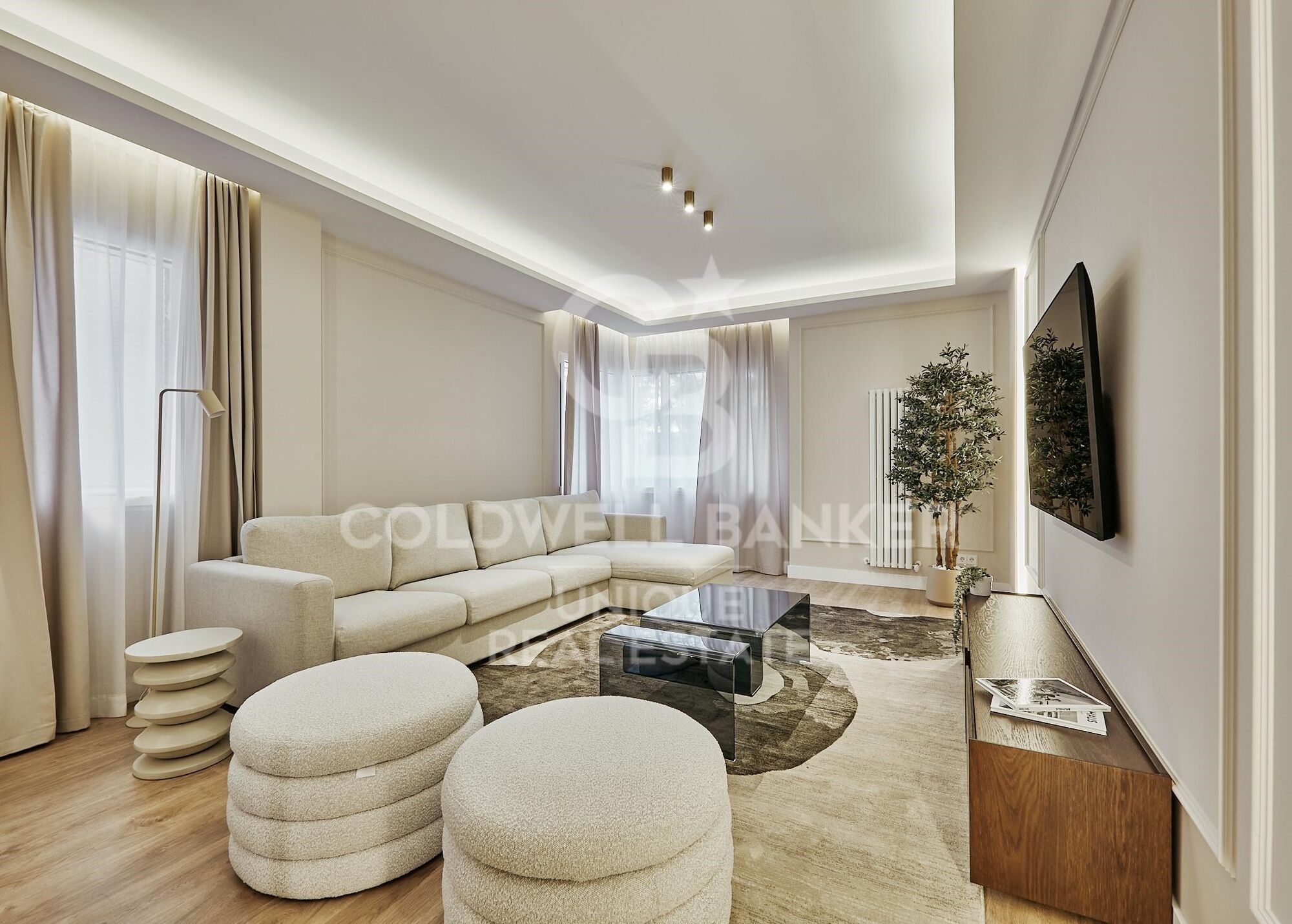 Brand new flat with 3 bedrooms and large terrace in Castellana, Madrid