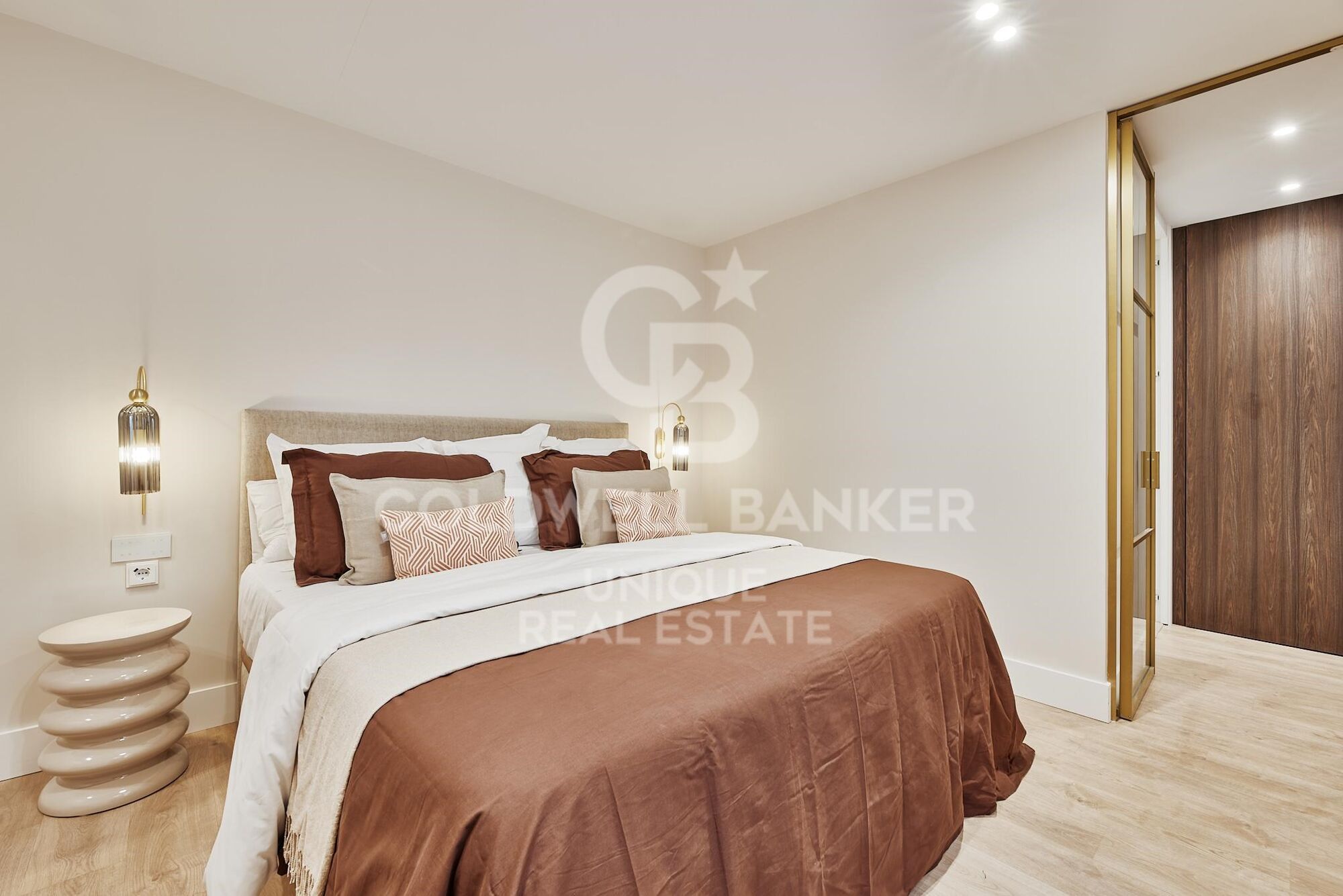 Brand new flat with 3 bedrooms balcony, garage and storage room in Castellana, Madrid