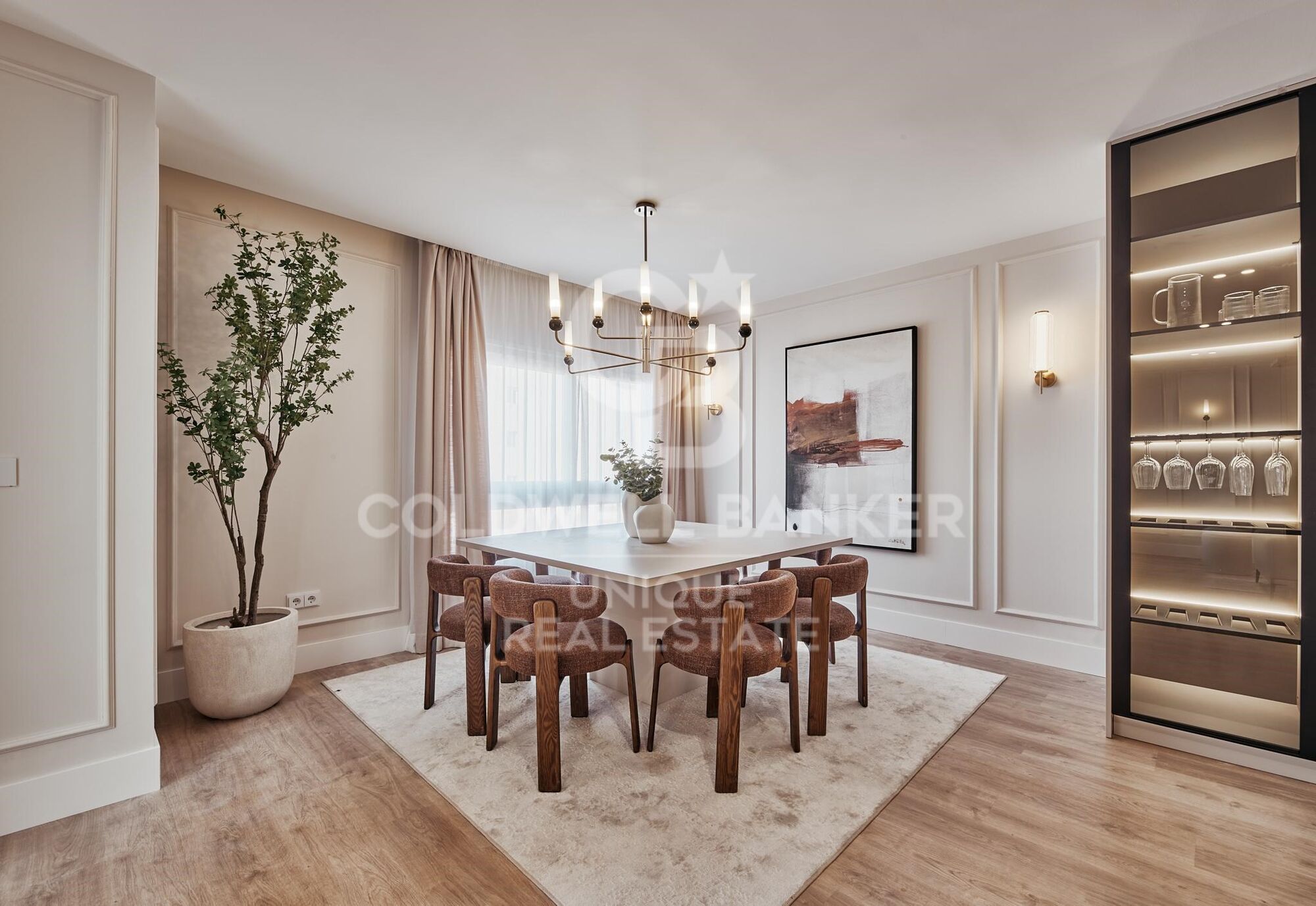 Brand new flat with 3 bedrooms balcony, garage and storage room in Castellana, Madrid